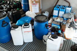 Liquid containers with spill potential